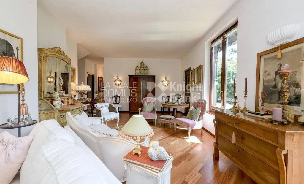 Elutuba - Villa with Pool in Guanzate, Italy