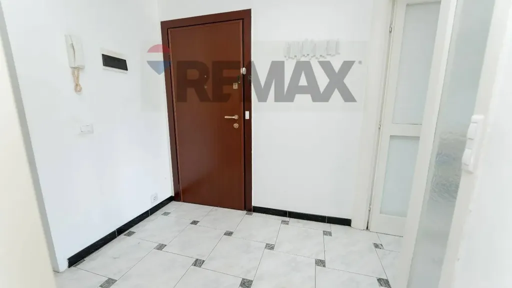 Esik - Shared Apartment with Balcony near Bicocca, Milan