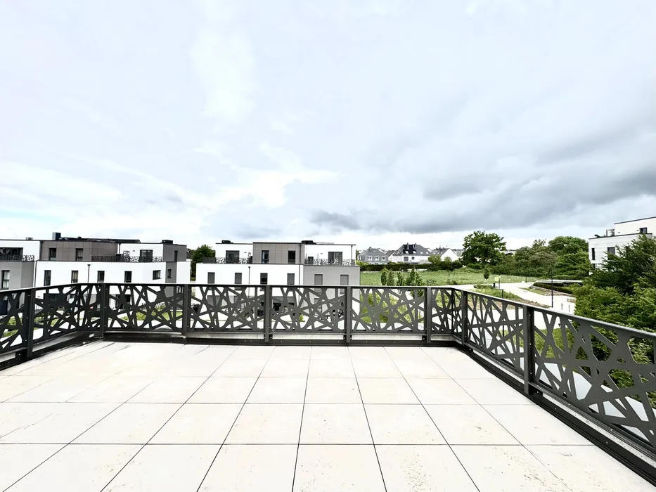 Rõdu - Contemporary House with Rooftop Terrace in Strassen