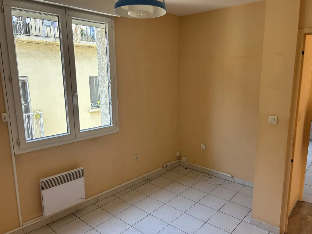 Toad - 3-Bedroom Apartment in Sete