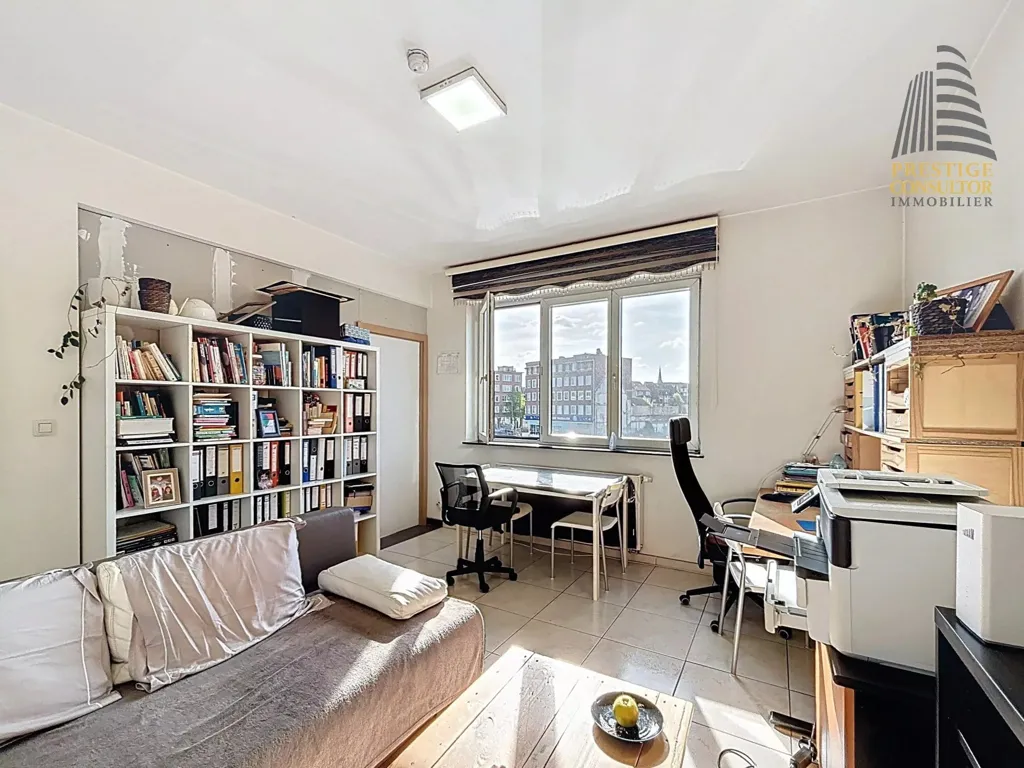 Kabinet - Studio with Canal View in Anderlecht