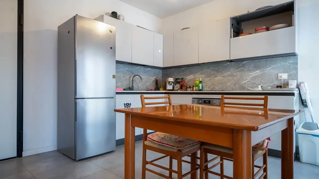 Cucina - Modern Apartment with Balcony in Medicina