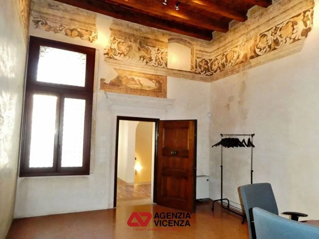Salle à manger - Historic Office with Elevator in Vicenza