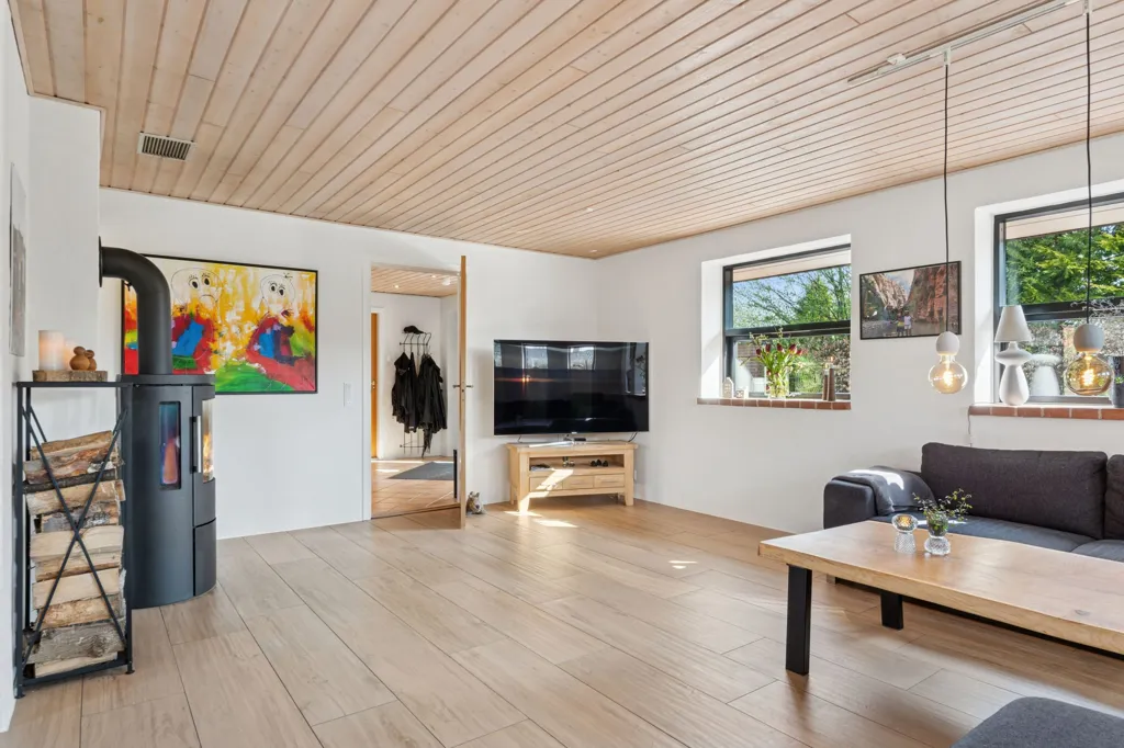 Elutuba - Modernised Villa with Solar Panels in Ørum