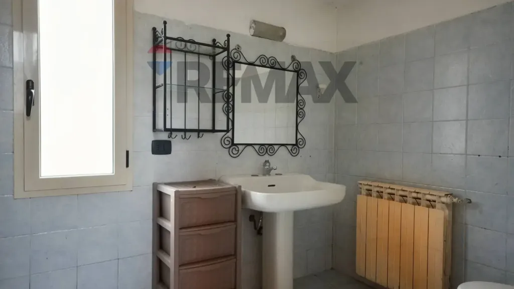 Bathrooms - Independent House with Balcony in Carcare