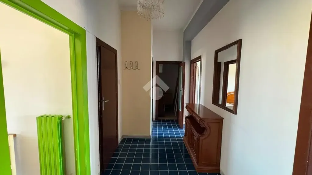 Ingresso - Rear-Facing Apartment with Balcony in Bari