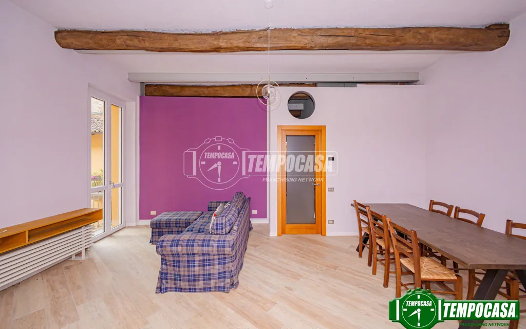 Salle à manger - Rustic-Style Apartment in Pavia's Historic Centre