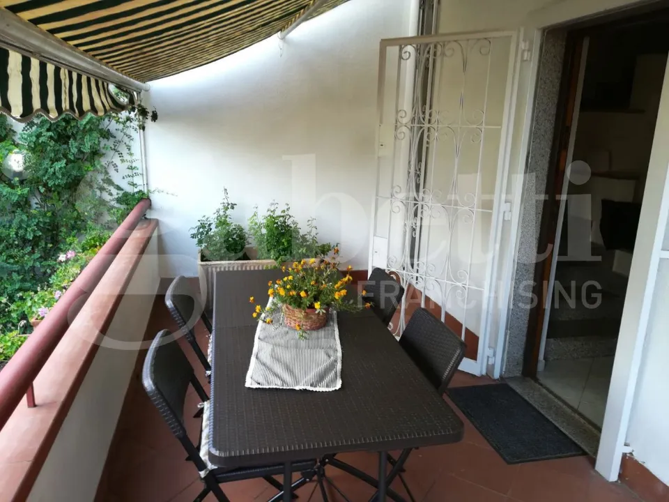 Terrass - Semi-detached Apartment with Terrace in Palermo