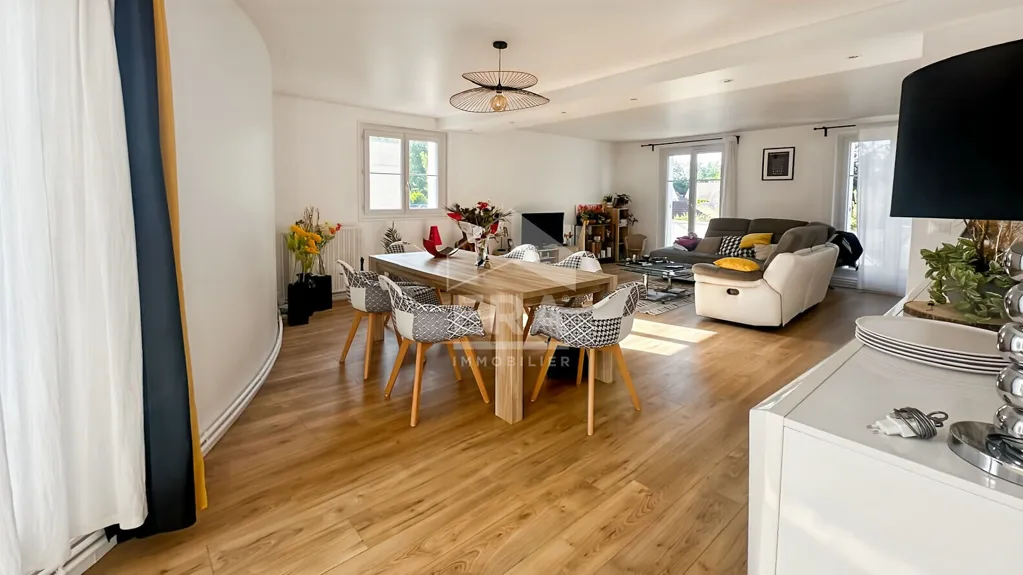 Salle à manger - Appartement 4 Pièces avec Balcon à Reims