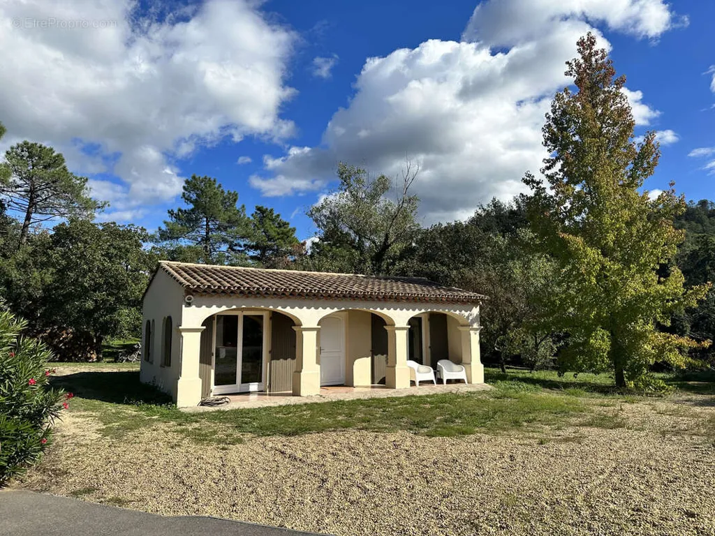 Extérieur - Villa Rénovée avec Piscine au Muy
