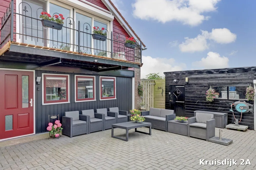 Garden - Semi-Detached House with Polder View in Strijen