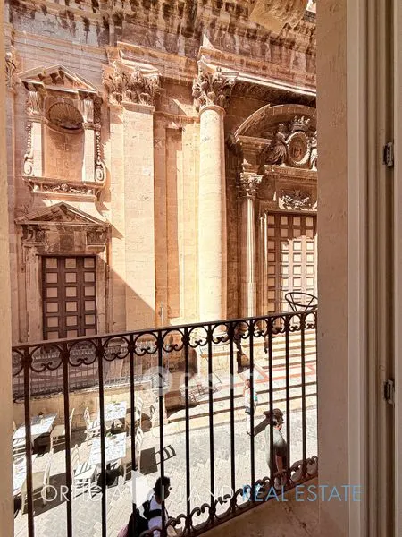 Rõdu - Quadrilocale with Balconies in Ortigia, Siracusa