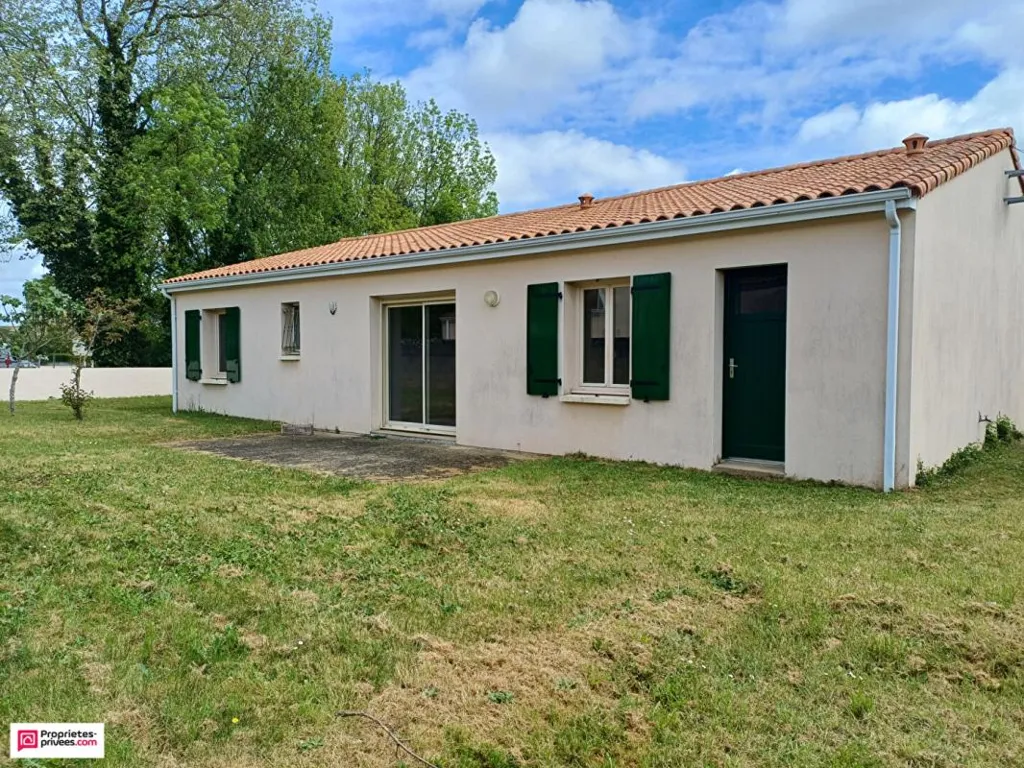 Välivaade - Single-Storey House with Garden in Vouillé Centre