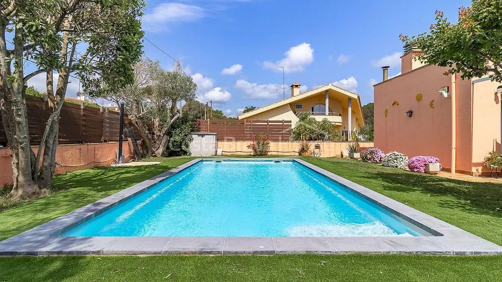 Bassein - Chalet with Pool and Terrace in Puig Ses Forques