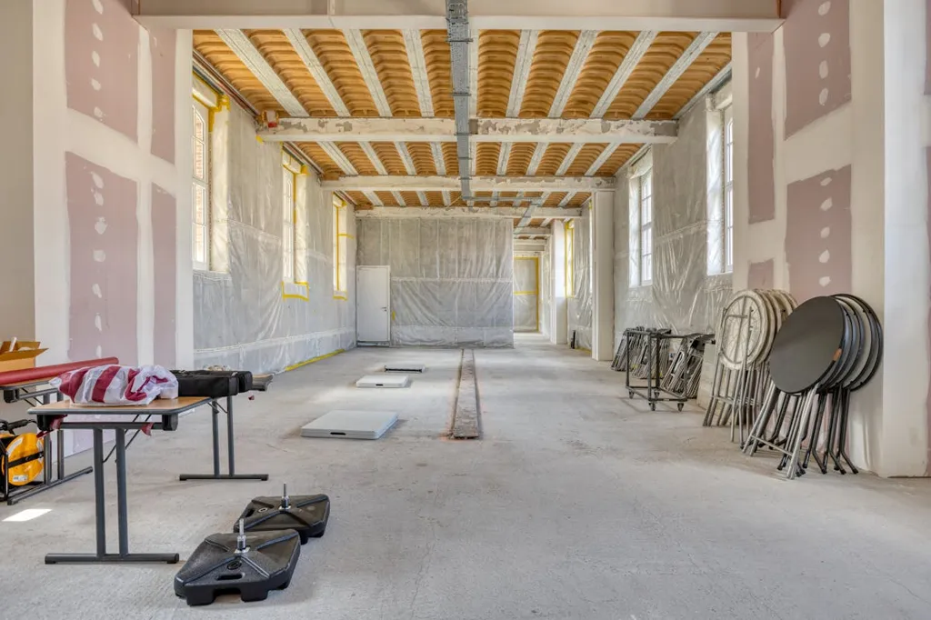 Toad - Commercial Space with Multiple Units in Bruges