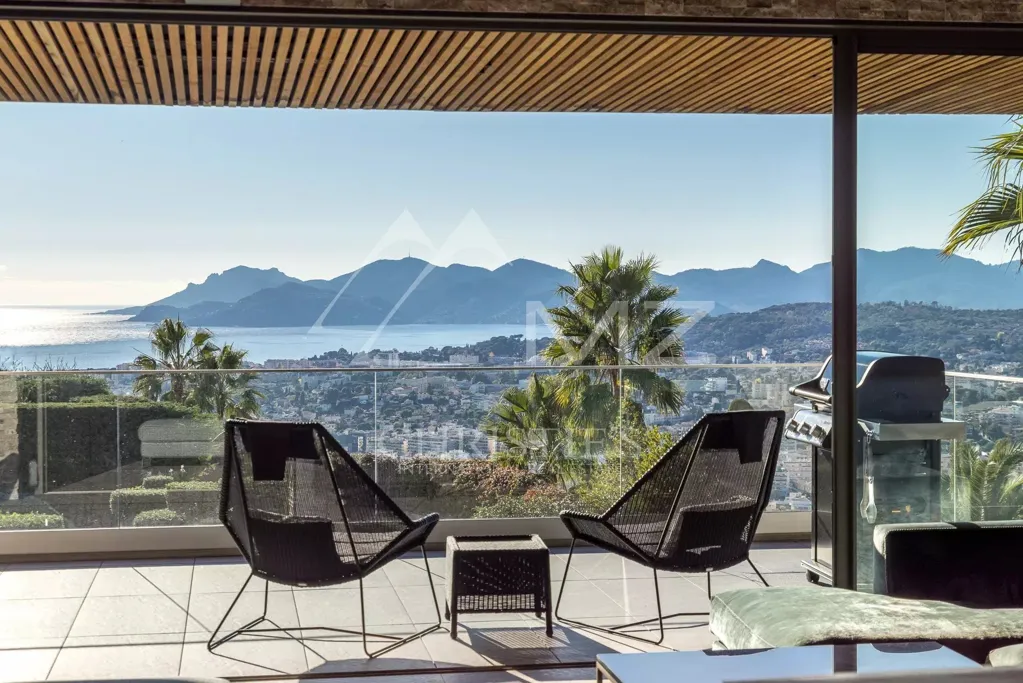 Terrasse - Villa Contemporaine avec Vue Mer près de Cannes