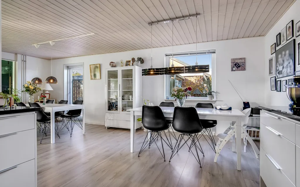 Söögituba - Split-Level House with West-Facing Garden in Erritsø