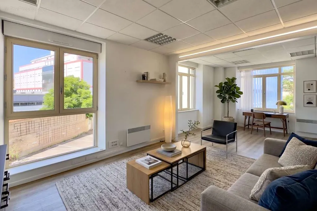 Séjour - Appartement Rénové avec Place de Parking à Nancy