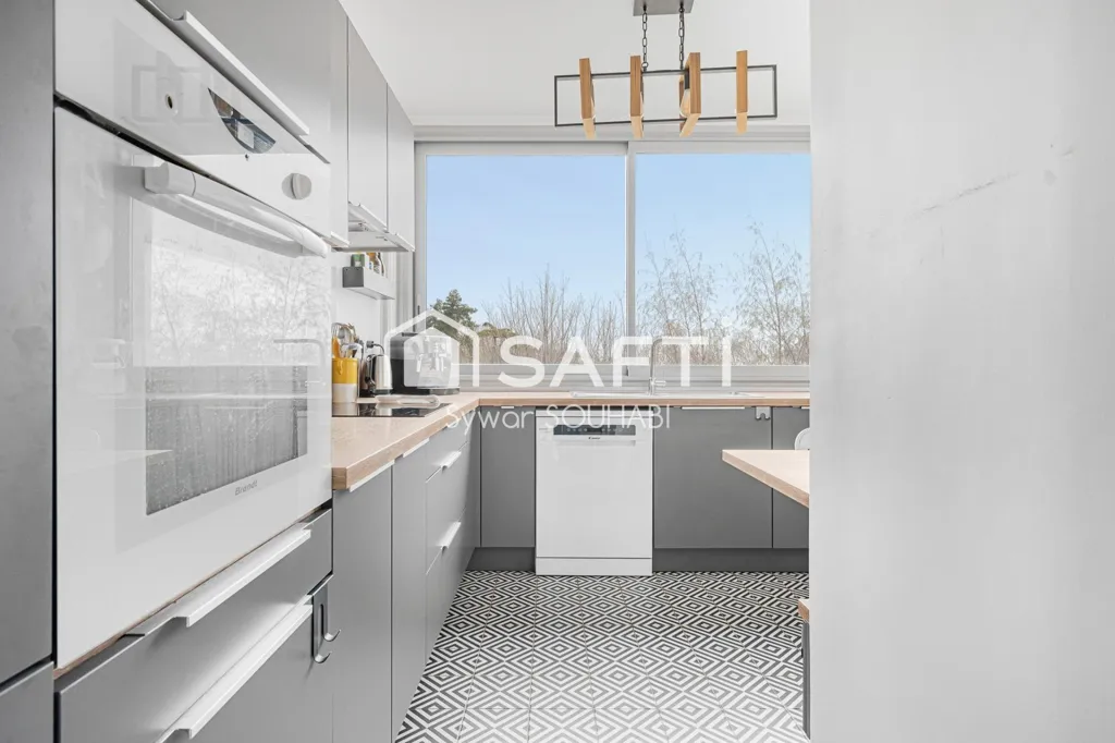 Cuisine - Appartement avec Balcon et Parking à Saint-Cloud