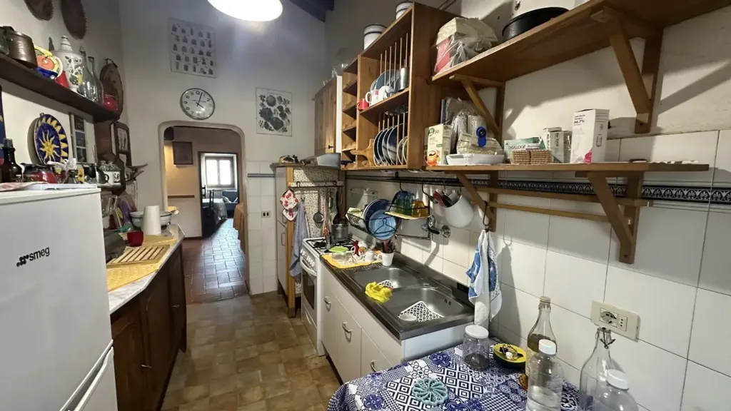 Cuisine - 5-Room Apartment in Pontassieve Centre