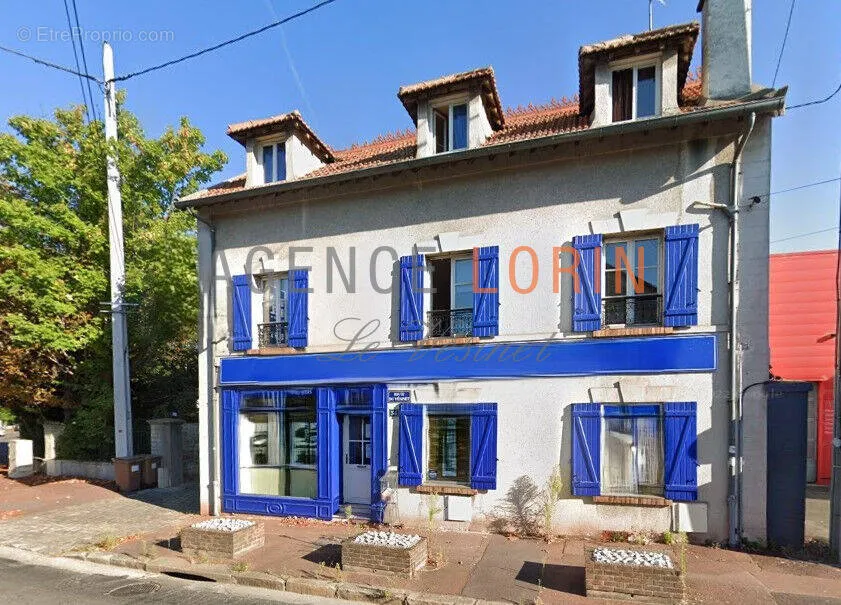 Exterior - Mixed-Use House with Commercial Space in Murs Chatou