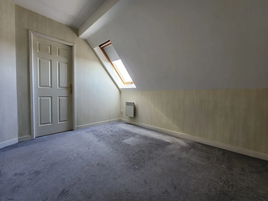 Pièces - Duplex avec Garage près de la Gare SNCF à Beauvais