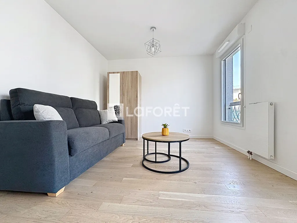 Elutuba - Studio with Balcony in Suresnes Centre