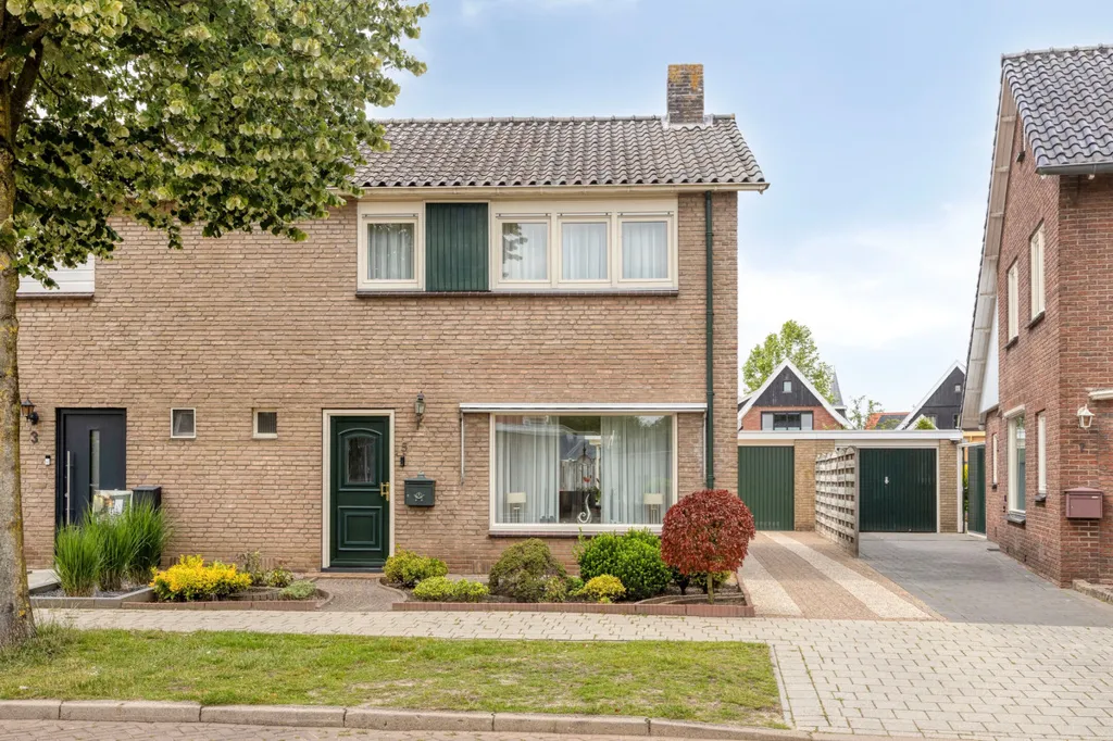 Exterior - Two-Storey House with Garden in Denekamp