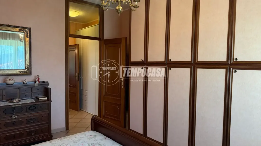 Chambres - Maison 8 pièces à IT