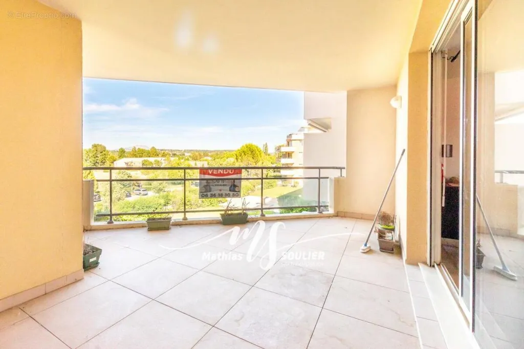 Balcone - T2 Apartment with Balcony in Aix-en-Provence