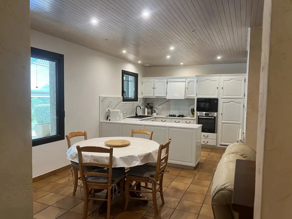 Cuisine - Villa avec Vue Imprenable et Piscine près de Limoux