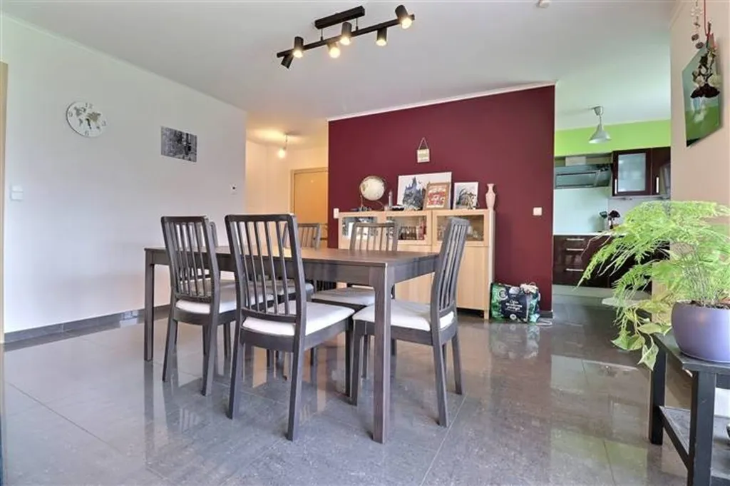 Salle à manger - Appartement avec Terrasse dans Résidence Récente à Wépion