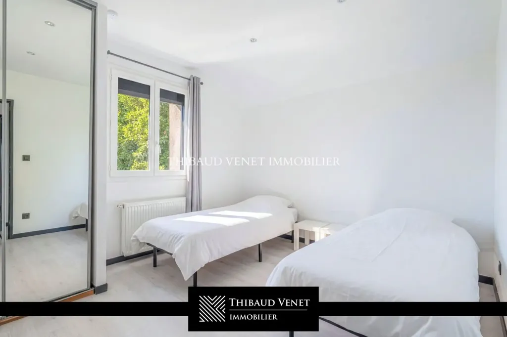 Chambres - Propriété Contemporaine avec Piscine à 10 min de Vienne