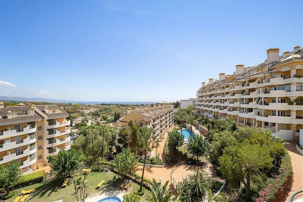 Balcon - Apartment with Pool in Nueva Andalucía Centre