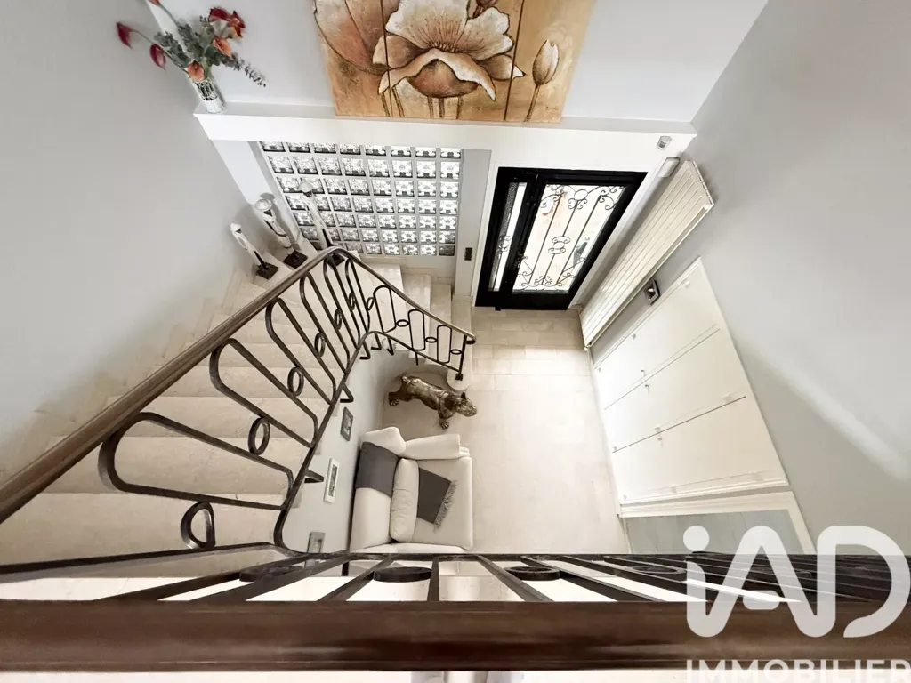 Rooms - 1980s House with Pool in Ville-Saint-Jacques