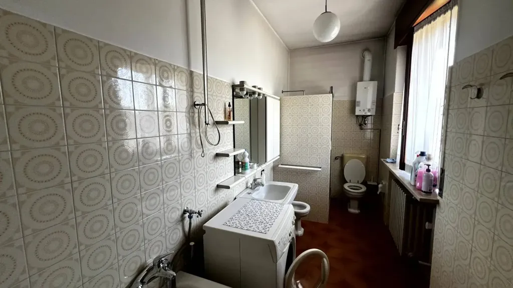Vannitoad - Villa with Edificabile Potential in Bernareggio