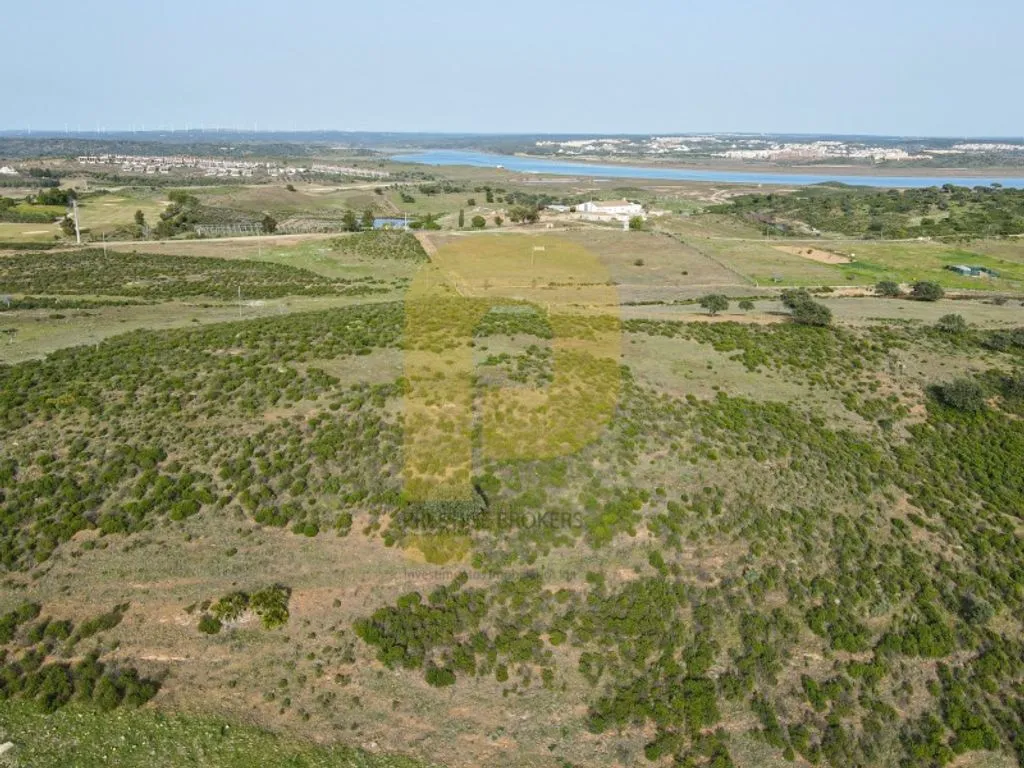 Õhuvaade - Rustic Land with Historical Setting in Castro Marim