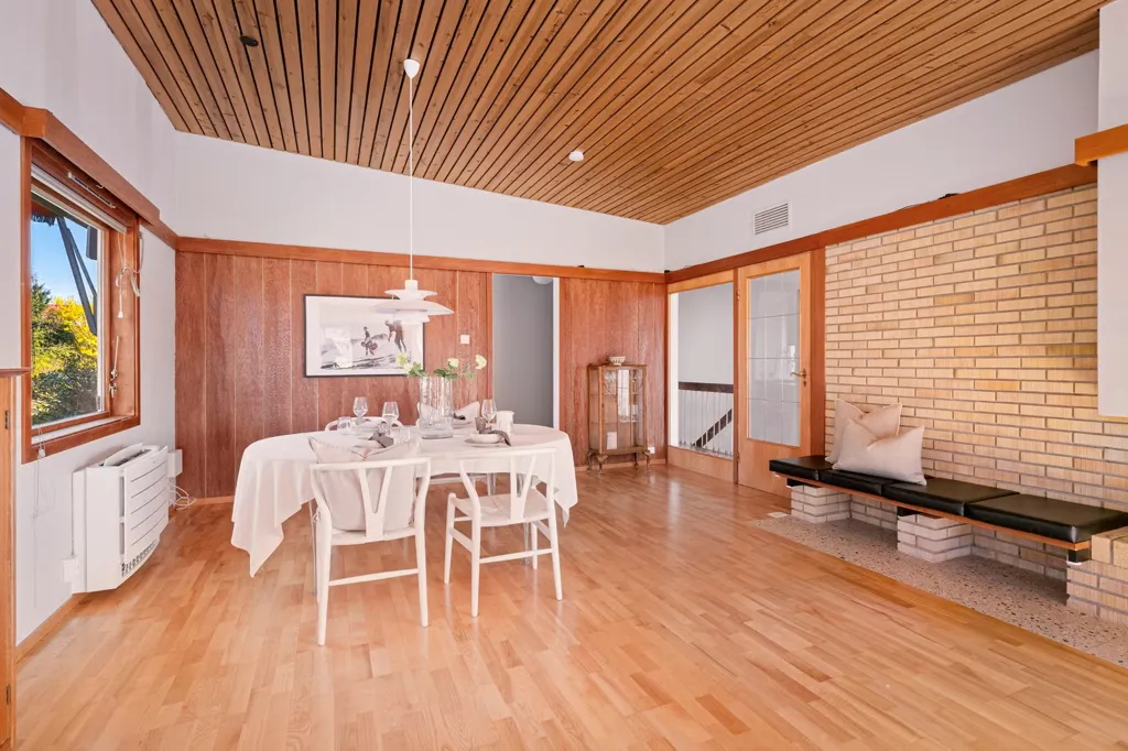 Salle à manger - Architect-Designed Villa with Seafront in Boganesstraen