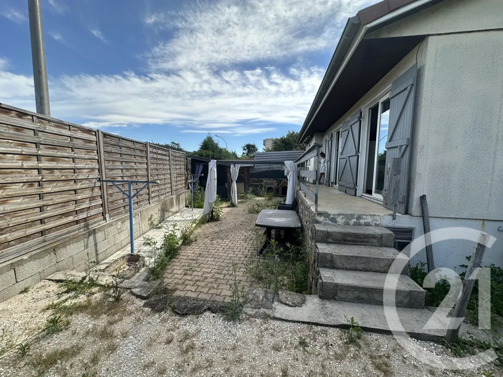 Garden - House with Terraced Garden in Lorette