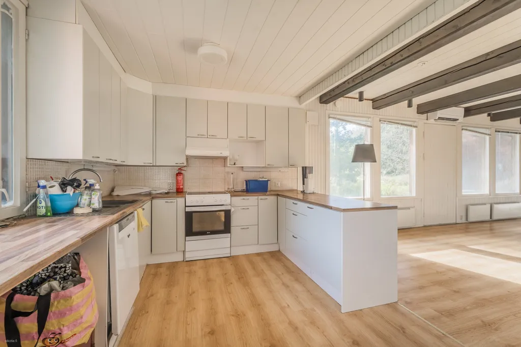 Cucina - Rural Estate with Old Barn near Helsinki