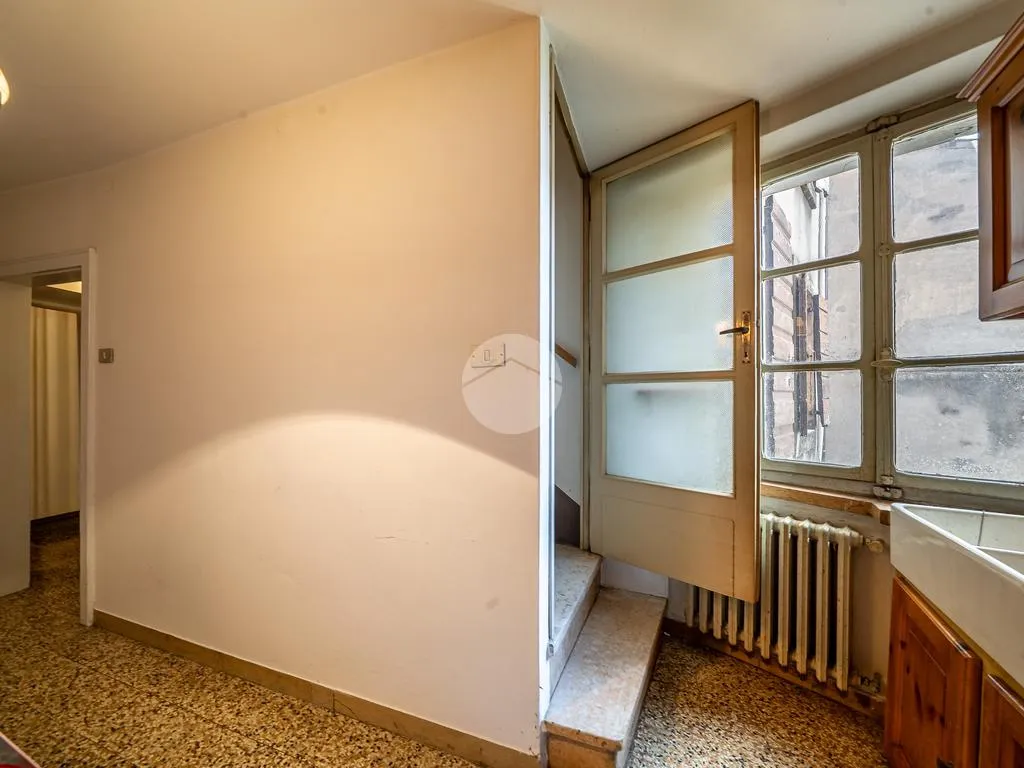 Cucina - Two-Terrace Palazzine in Historic Negrar