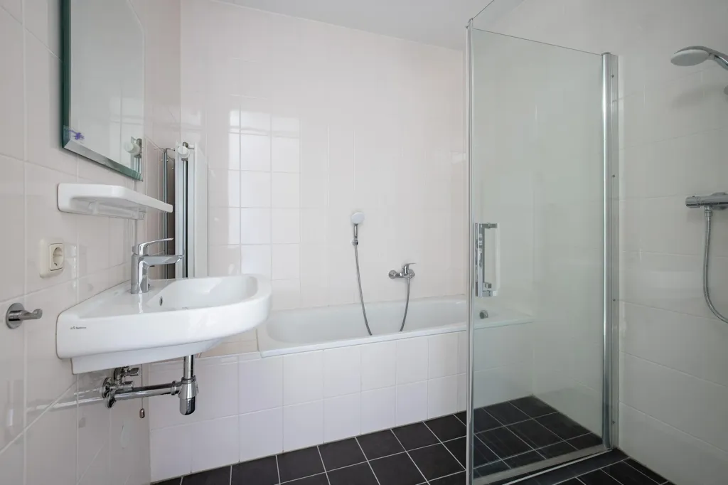 Bagni - Galerie Flat with Balcony in Heerlen
