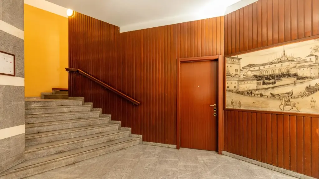 hallway_entrance