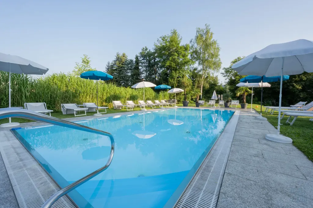 Piscine - 2-Bedroom Apartment with Pool in Central Location