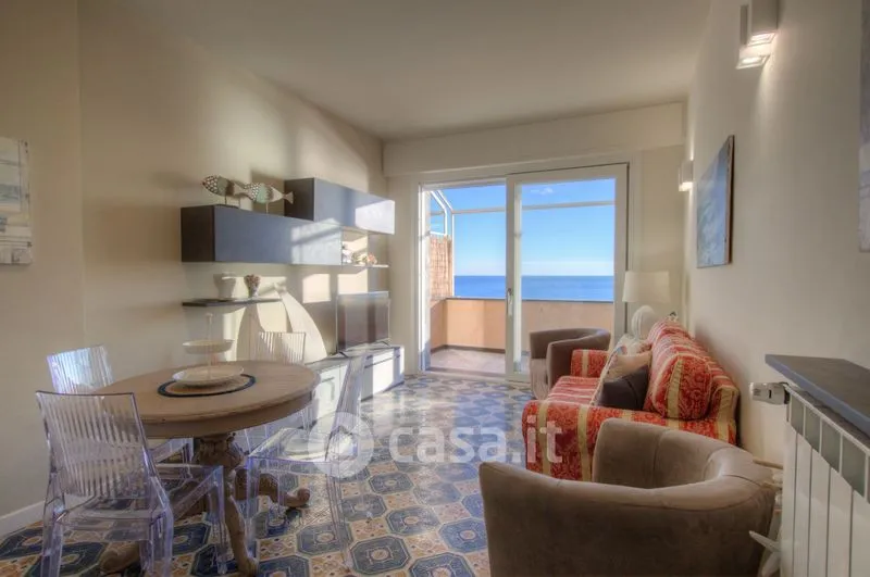 Elutuba - Seafront Apartment with Balcony in Finale Ligure