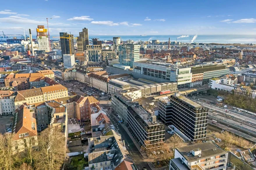 Vue aérienne - Central Office Space with Parking in Aarhus