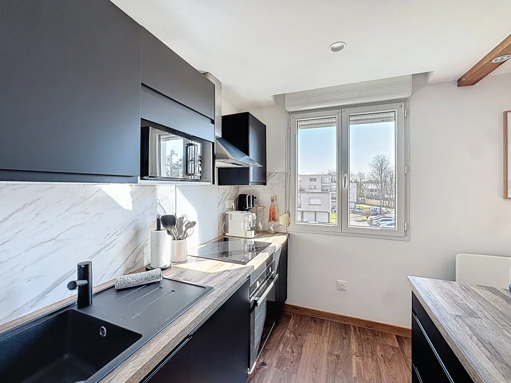 Cucina - Renovated Flat with Balcony in Décines-Charpieu
