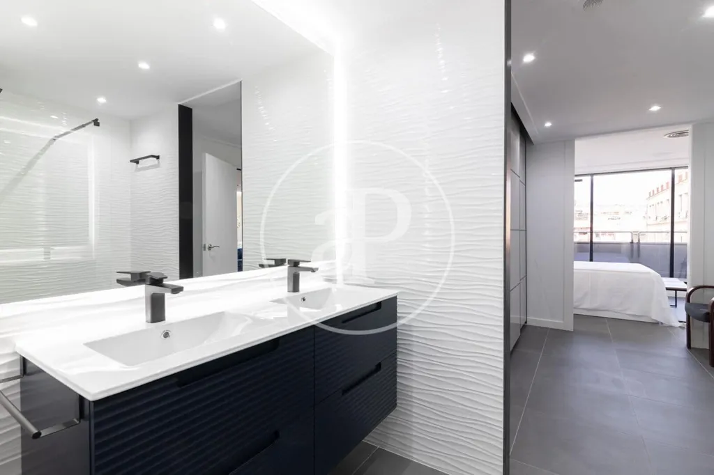 Vannitoad - Modernised Attic Apartment with Terrace in Eixample Dreta