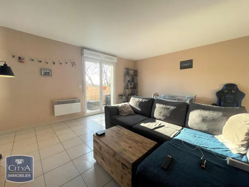 Séjour - Appartement avec Balcon et Parking à Sorgues