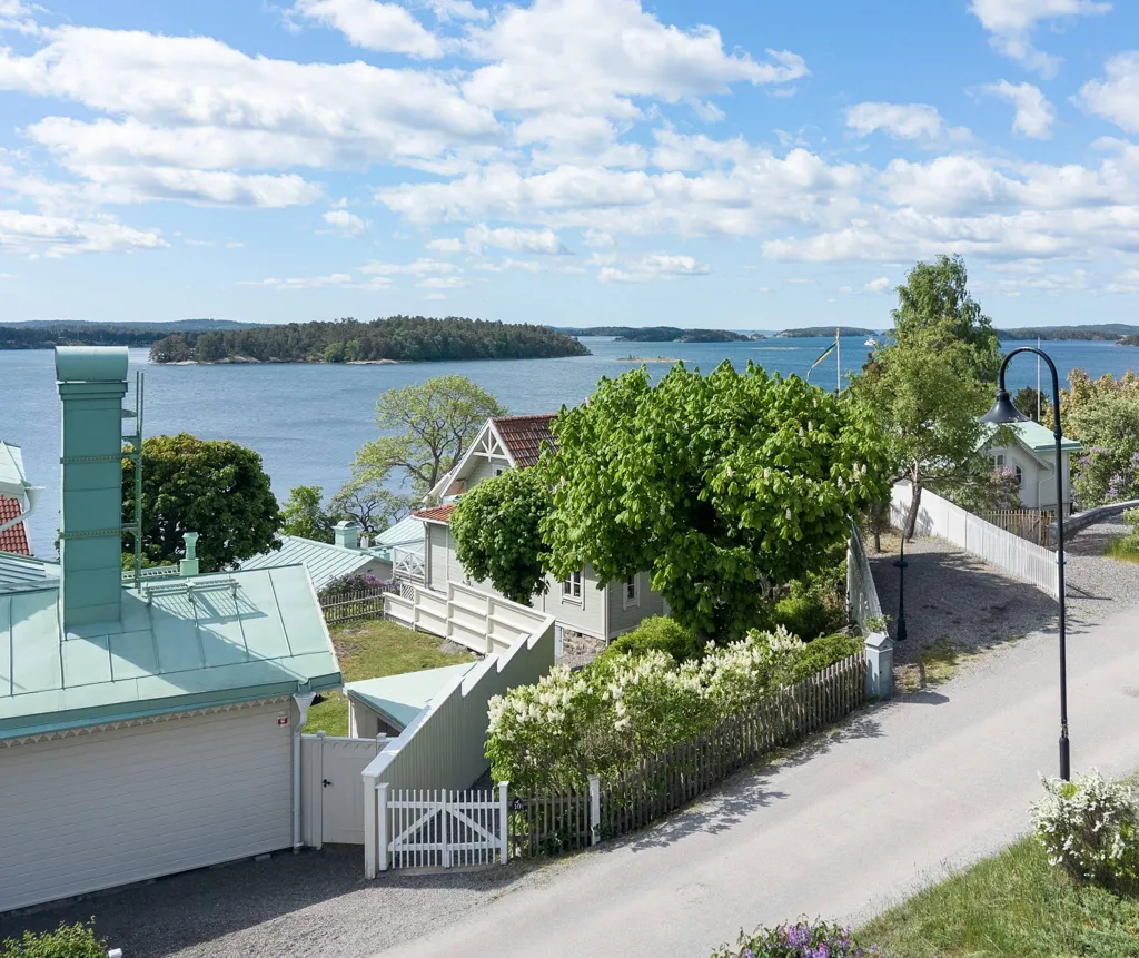 5-toaline maja asukohas Haninge kommun